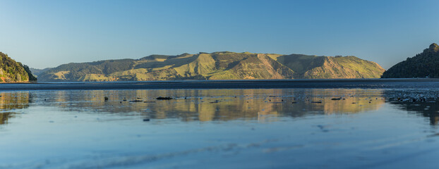 ニュージーランド　オークランドの郊外にあるフーヤ・ドメインのビーチの風景