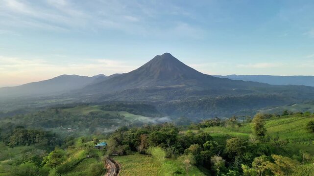 Arenal Volcano &ndash; Majestic Views of Costa Rica&rsquo;s Iconic Landmark