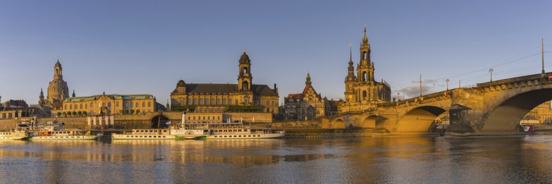 View over the Elbe with Church of Our Lady, Bruehl's Terrace, ships of the Saxon Steamship Company, Court Church and Augustus Bridge, Dresden, Saxony, Germany