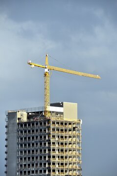 The Lufthansa high-rise (headquarters of the German airline until 2007) on the banks of the Rhine in Deutz becomes MaxCologne, renovation until 2012, Cologne, North Rhine-Westphalia, Germany
