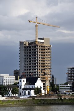 The Lufthansa high-rise (headquarters of the German airline until 2007) on the banks of the Rhine in Deutz becomes MaxCologne, renovation until 2012, Cologne, North Rhine-Westphalia, Germany