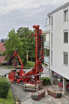 Drilling machine for the construction of boreholes for geothermal probes, Canton Zug, Switzerland