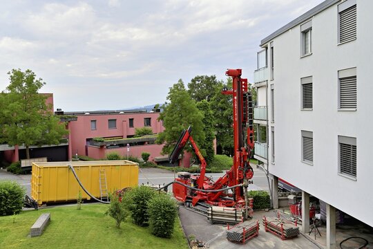 Drilling machine for drilling boreholes with sludge trough, Canton Zug, Switzerland