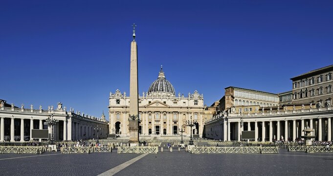 St Peter's Cathedral, St Peter's Basilica, obelisk, Vatican palaces, St Peter's Square, Vatican, Rome, Lazio, Italy