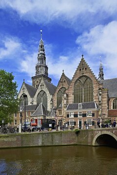 Oude Kerk, old church, oldest preserved building in the city, De Wallen red light district, Amsterdam, province of North Holland, Netherlands