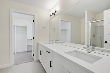 Bathroom with a white sink and a mirror