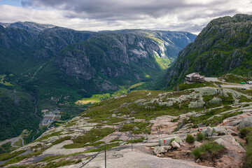 Fototapeta premium Hiking trail to the famous Kjerag stone (Norway)