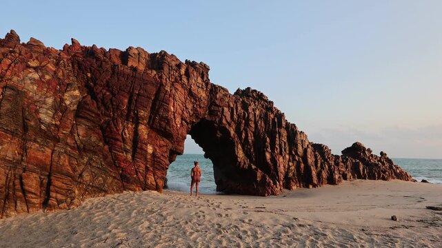 Pedra Furada, Conchas Beach, near Jericoacoara Village - Jijoca de Jericoacoara, Cear&aacute;, Brazil