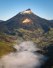 Massif de la Chartreuse et mer de nuage en automne