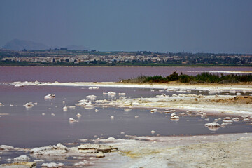 różowe jezioro, słone jezioro, Torrevieja, Hiszpania, Salt Lake in Torrevieja, lagoons for salt extraction in alicante, the pink lake of torrevieja, Costa Blanca, province of Alicante, Spain
