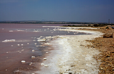 różowe jezioro, słone jezioro, Torrevieja, Hiszpania, Salt Lake in Torrevieja, lagoons for salt extraction in Alicante, pink lake of torrevieja, Costa Blanca, province of Alicante, Spain, Laguna Rosa