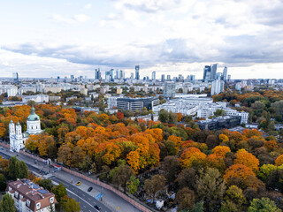 Warszawa, panorama miasta widoczna z okolicy Starych Powązek, jesień © hunter76