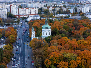 Warszawa, panorama miasta widoczna z okolicy Starych Powązek, jesień © hunter76