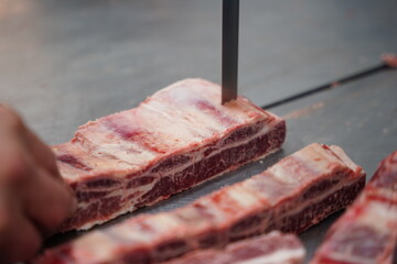 Assados em Tiras - Carne de Angus - Boi - Acougue - Comida