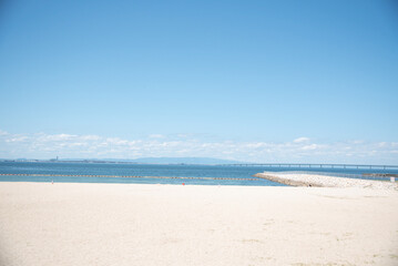 Minimal Beach and Clear Sky – Tranquil Seascape Photography