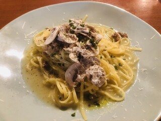 生マッシュルームとひき肉のオイル系パスタ