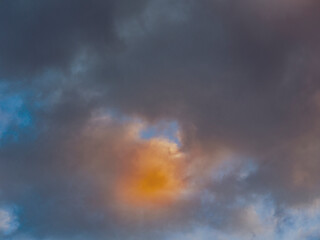 Obraz premium colorful sunset clouds in summer time