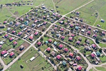Udabno – Dorf in Georgiens Steppe aus der Luft mit Drohne