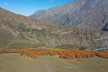 Stepanzminda in Georgien von oben – Luftbildaufnahmen