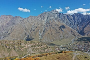 Stepanzminda in Georgien von oben – Luftbildaufnahmen