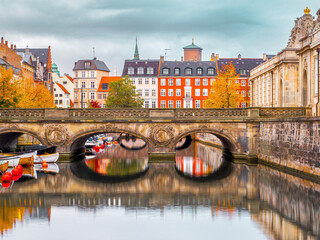 Autumn morning at Marble Bridge, Copenhagen—historic charm, tranquil reflections, and Nordic elegance in a serene cityscape ideal for cultural travel and solo exploration.