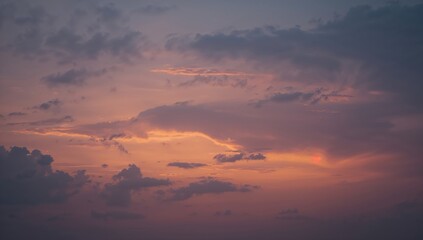 Naklejka premium Gorgeous evening sky hues