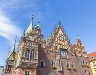 Breslau, Polen, Rynek – der Marktplatz mit altem Rathaus.