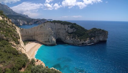Fototapeta premium Rocky cliffs and transparent waters along a scenic coastline