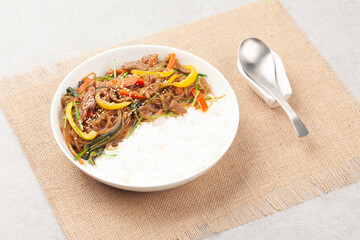 Japchae is a dish made by stir-frying vegetables, mushrooms, meat, and other ingredients and mixing them with boiled glass noodles.
