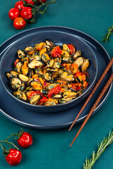 Cooked tasty mussels.