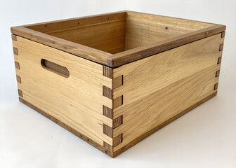 Premium Wooden Storage Box with Handle – Dovetail Joinery Craftsmanship
