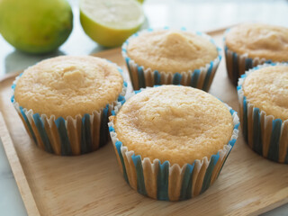 手作りのレモンヨーグルトマフィン