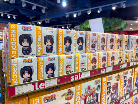 Moscow, Russia, August 28, 2025: Naruto character collectibles on toy store shelves. Keeppley Naruto construction kit for anime lovers