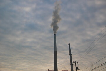 『エントツの煙  大気汚染  』SDGs地球環境   コンビナート工場汚染 