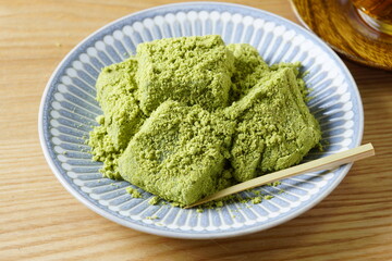 抹茶わらび餅