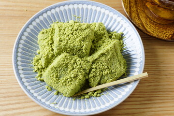 抹茶わらび餅
