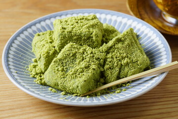 抹茶わらび餅