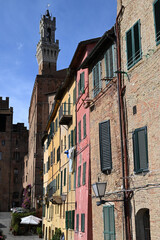 La Torre del Mangia vue de la place du marché de Sienne