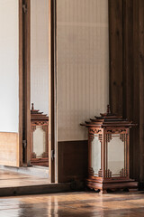 한국 전통 한옥의 실내 풍경 