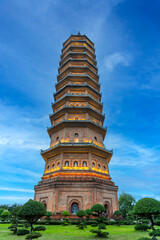 vietnam pagoda, dusk, buddhist tower, faith, twilight, building, gold, ninh binh, buddha, golden, giant, southeast asia, tradition, architecture, tower, bodhi, wealth, sightseeing, travel destination,