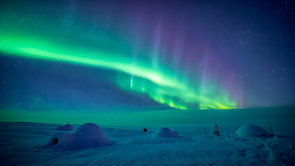 Naklejka premium Arctic Night Aurora Borealis Igloo Village: Captivating Northern Lights Display Over Snow Covered Arctic Landscape