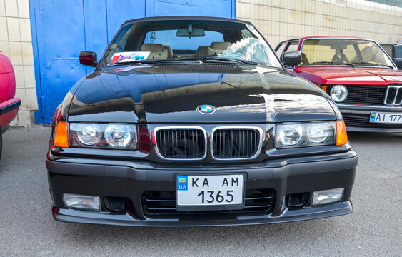 Third generation BMW 3-series, known as the E36 was significant redesign from its predecessor, the E30, introducing new, sleek body style and more modern interior