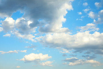 Obraz premium Beautiful view of blue sky with clouds as background