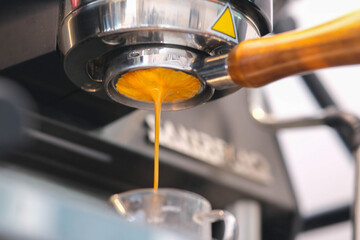 Espresso Shot Coffee from Bottomless Portafilter with Espresso Machine