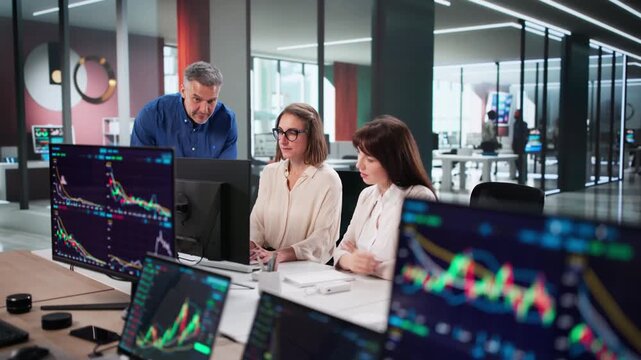 Online Trade Broker Assisting Investor Through Computer