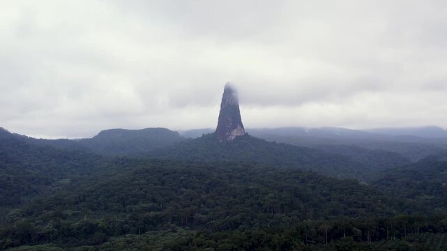 Pico C&atilde;o Grande, S&atilde;o Tom&eacute; &mdash; a dramatic volcanic plug rising from lush rainforest in Ob&ocirc; Natural Park, an iconic African landmark