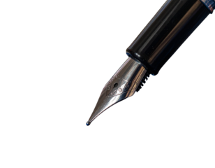 Plume de stylo trempée dans l’encre — Fusion d’élégance et de créativité