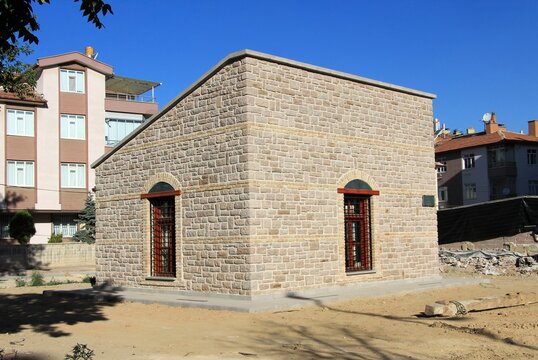 The Burhan Dede Tomb is located in the Karatay district of Konya. Burhan Dede was a scholar who lived during the Seljuk period. The tomb was restored in 2025.