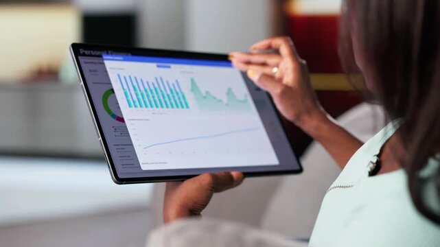 Managing Finances: Utilizing Online App For Budgeting