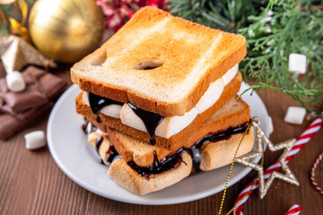 S`mores toasted bread sandwiches